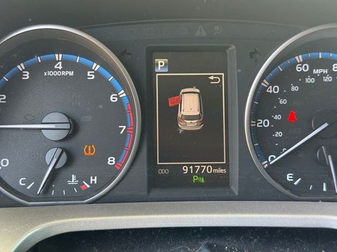 Certified 2018 Toyota RAV4 XLE FWD image 2