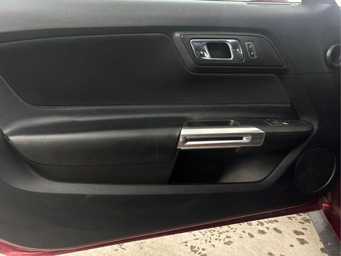 Used 2015 Ford Mustang Coupe RWD image 25