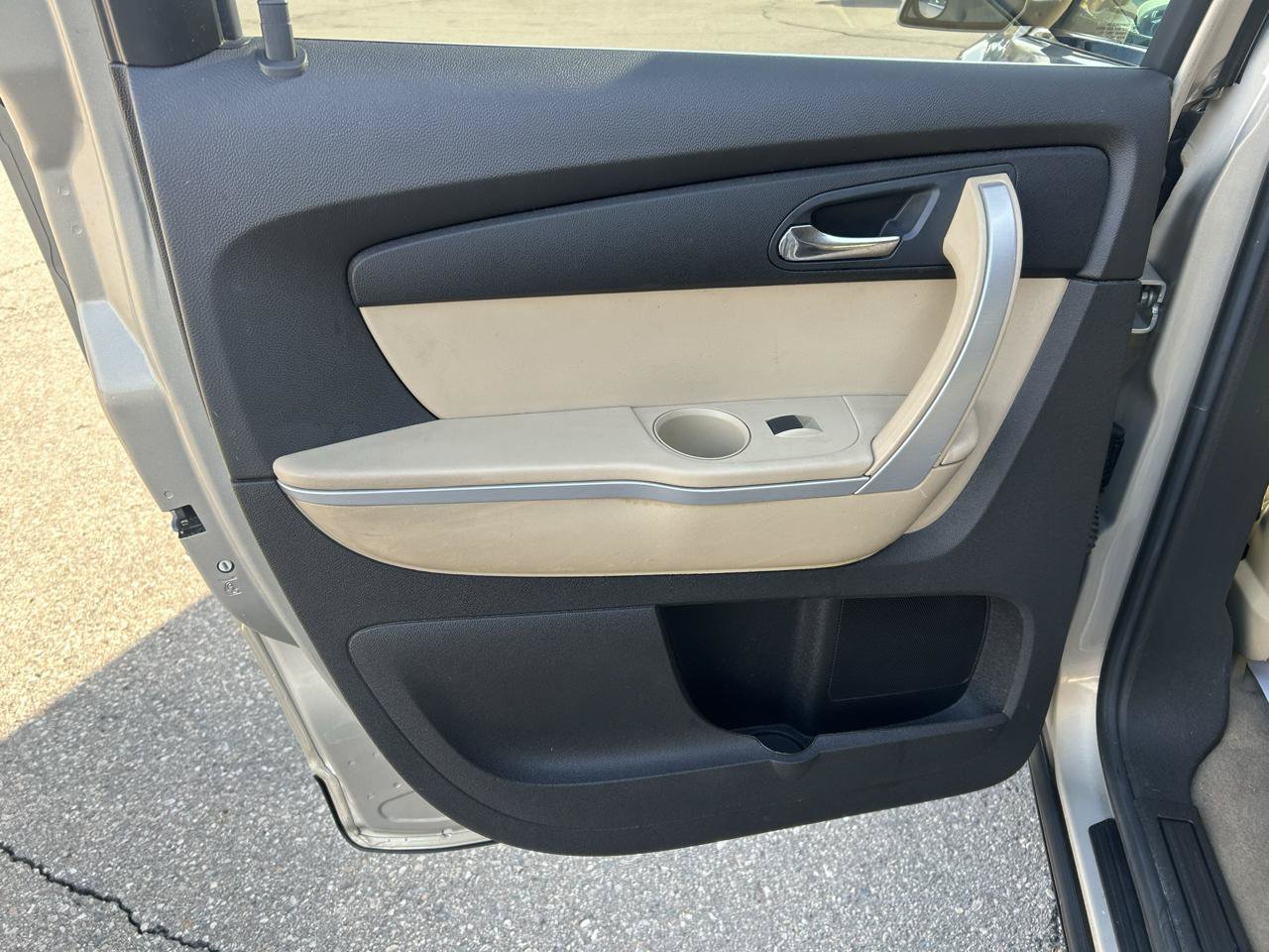 Used 2011 GMC Acadia SLT FWD image 14