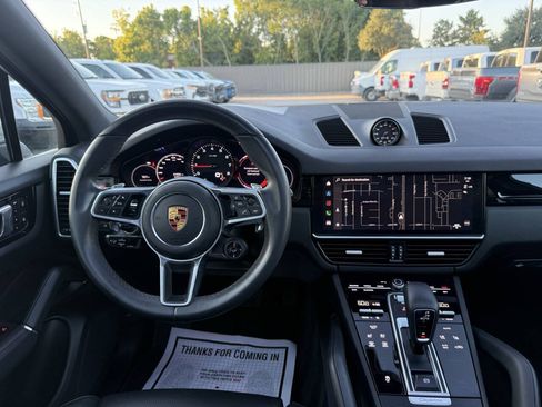 Used 2023 Porsche Cayenne AWD/4WD image 23