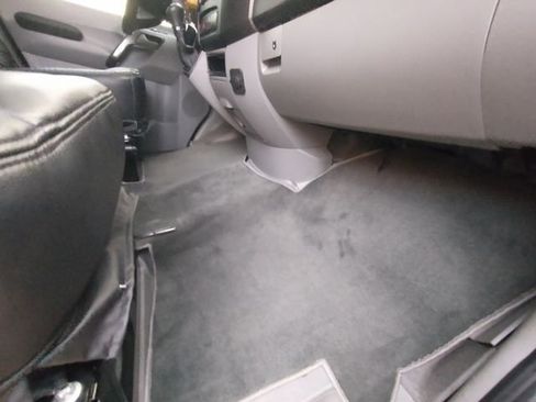 Used 2014 Mercedes-Benz Sprinter 2500 image 44