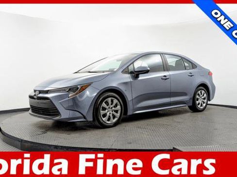 Used 2024 Toyota Corolla LE FWD image 1