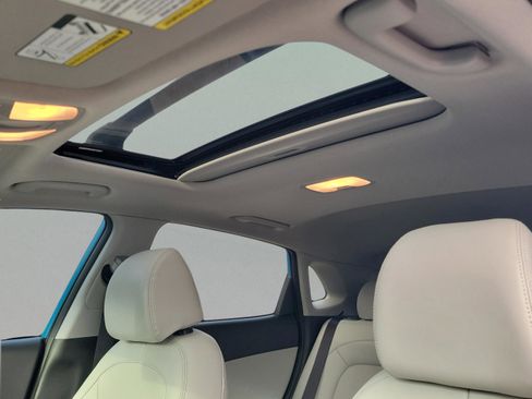 Used 2023 Hyundai Kona Limited image 34