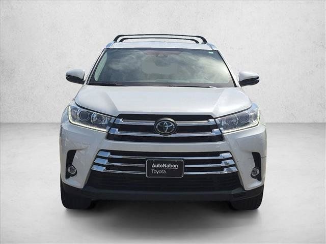 Used 2019 Toyota Highlander Limited AWD/4WD image 2