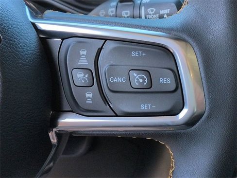 Used 2024 Jeep Wrangler Unlimited Sahara image 25