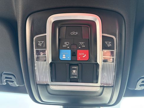 Used 2025 RAM 1500 Limited AWD/4WD image 11