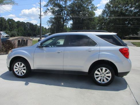 Used 2010 Chevrolet Equinox LT FWD image 8