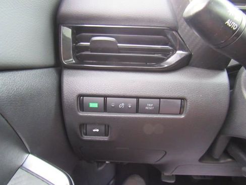 Used 2021 Nissan Sentra SR w/ SR Premium Package image 19