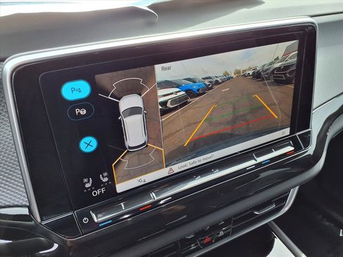 New 2026 Volkswagen Atlas Cross Sport SEL Premium R-Line image 18