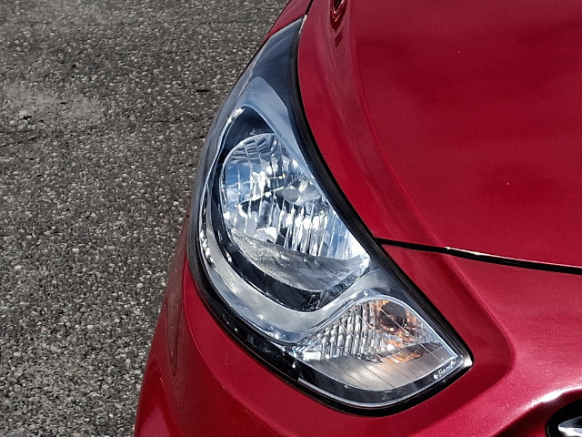 Used 2012 Hyundai Accent GLS FWD image 25