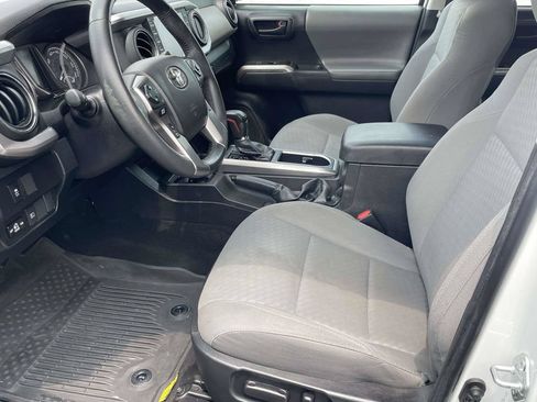 Used 2023 Toyota Tacoma SR5 RWD image 12