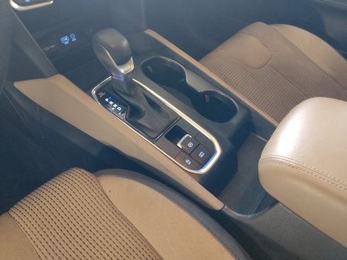 Used 2020 Hyundai Santa Fe SE FWD image 26