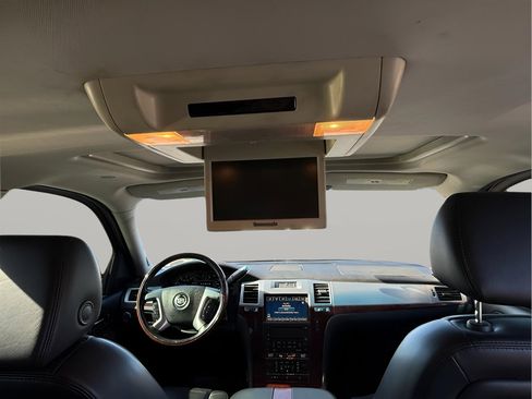 Used 2007 Cadillac Escalade 2WD w/ Information Package image 24