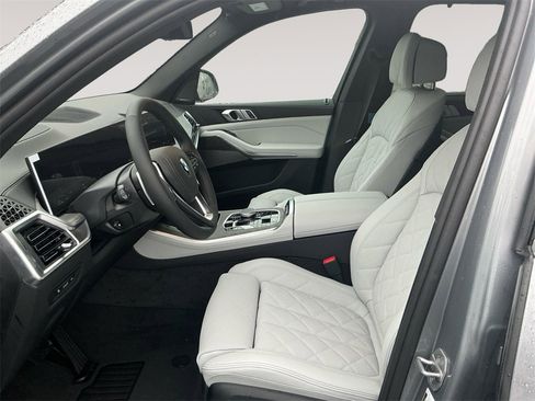 New 2026 BMW X5 xDrive40i w/ Climate Comfort Package image 9