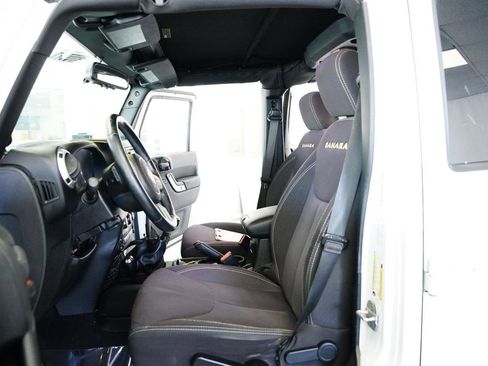 Used 2013 Jeep Wrangler Unlimited Sahara image 11