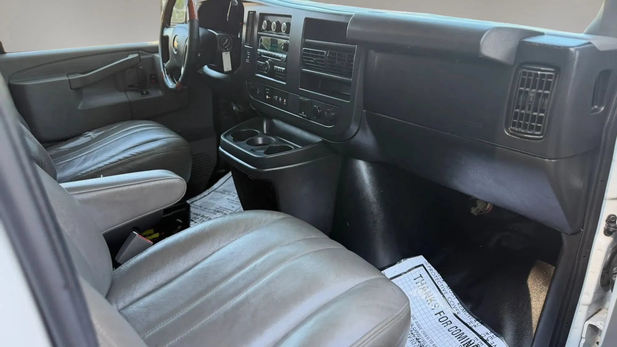 Used 2019 Chevrolet Express 2500 w/ Communications Package RWD image 14