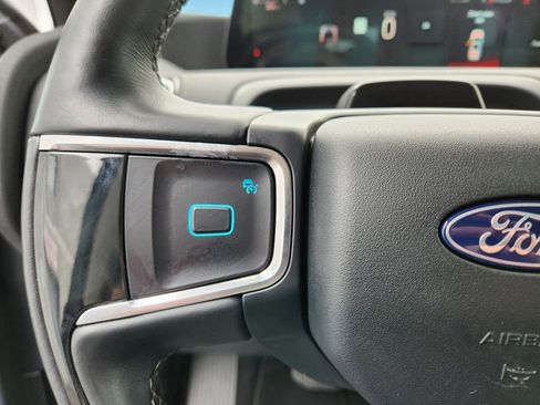 Certified 2025 Ford Expedition Max Platinum image 24