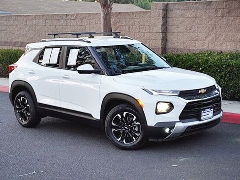 Used 2022 Chevrolet TrailBlazer LT w/ Convenience Package image 3