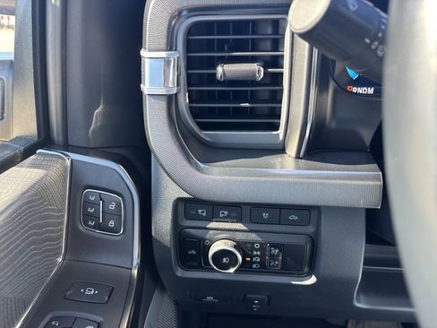 Used 2024 Ford F250 Platinum image 27