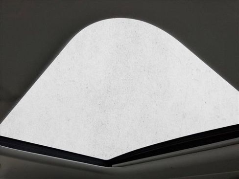 New 2024 Land Rover Discovery S image 15