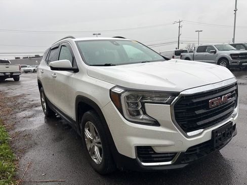 Used 2023 GMC Terrain SLE w/ Driver Convenience Package AWD/4WD image 3