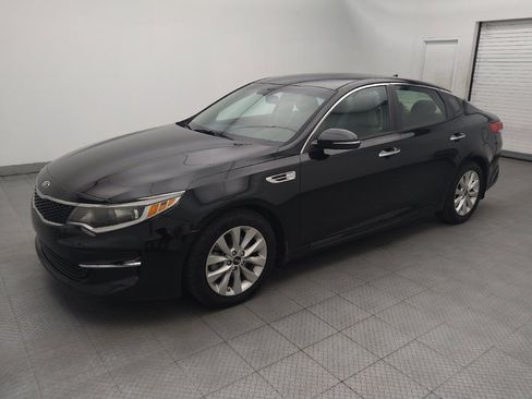 Used 2018 Kia Optima LX w/ 17" Alloy Wheels Package FWD image 2