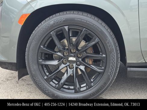 Used 2024 Cadillac Escalade Sport Platinum w/ LPO, ONYX Package AWD/4WD image 8