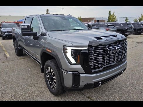 Used 2026 GMC Sierra 2500 Denali Ultimate AWD/4WD image 3