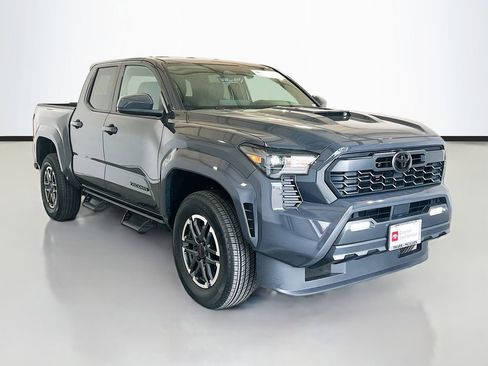 Used 2026 Toyota Tacoma TRD Sport RWD image 3