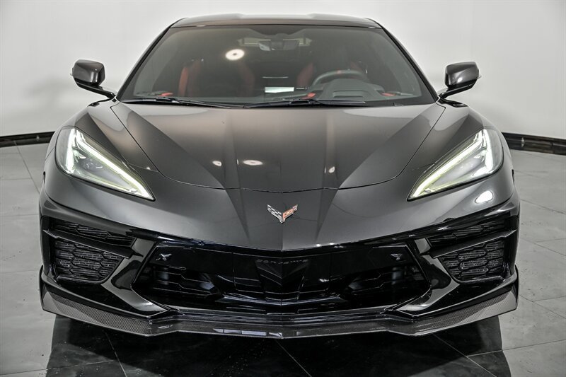 Used 2021 Chevrolet Corvette Stingray Premium Cpe w/ Z51 Performance Package RWD image 4