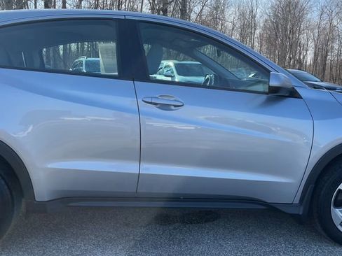 Used 2021 Honda HR-V LX image 13