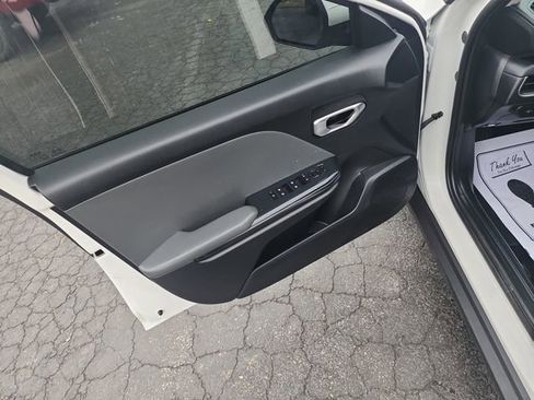 Used 2025 Kia K4 FWD image 17