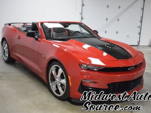 Used 2022 Chevrolet Camaro SS RWD image 2