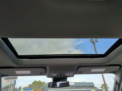 New 2026 GMC Sierra 1500 SLT image 22