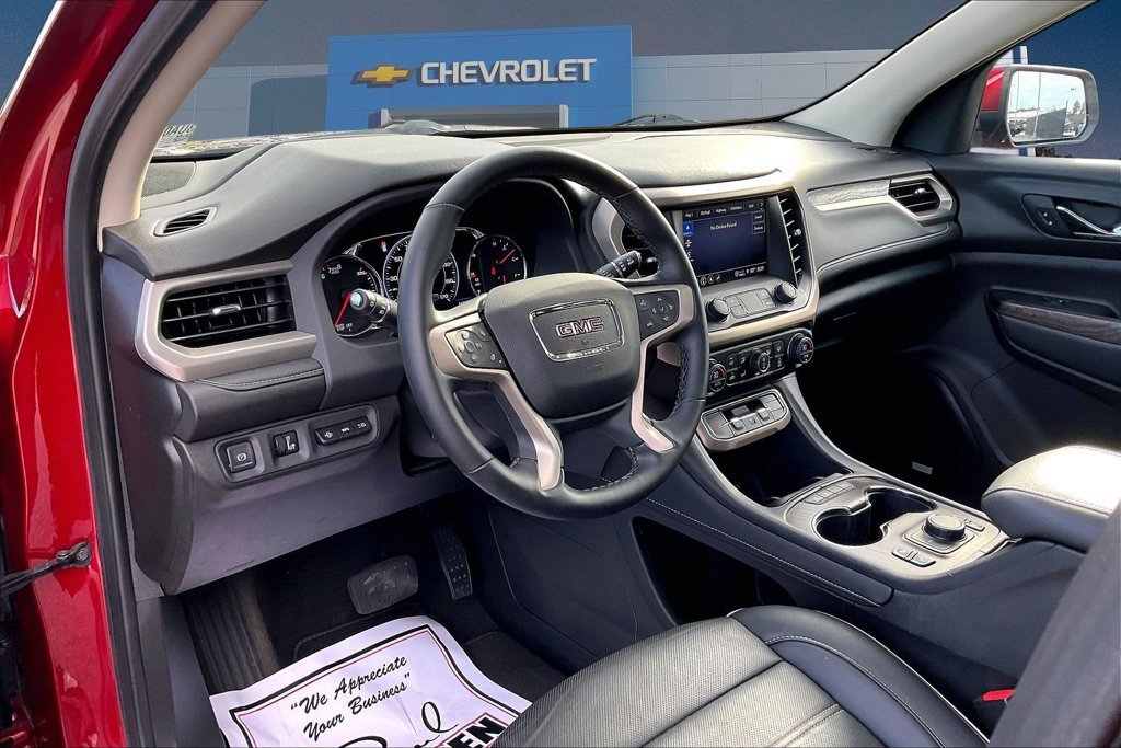 Used 2023 GMC Acadia Denali w/ Denali Ultimate Package FWD image 19