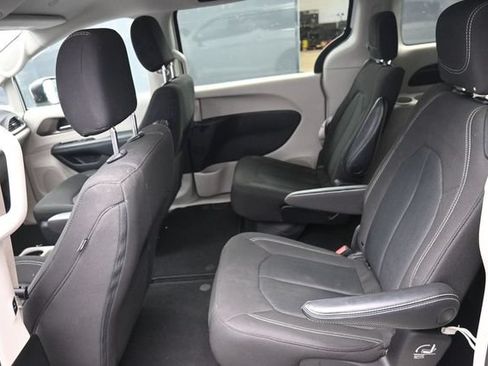 Used 2023 Chrysler Voyager LX FWD image 33