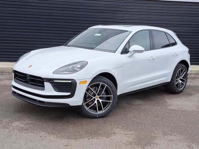 Used 2026 Porsche Macan AWD/4WD image 1