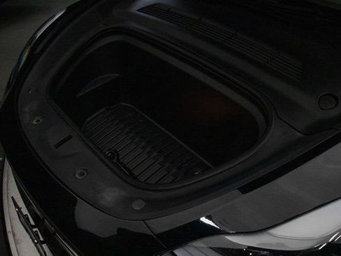 Used 2023 Tesla Model Y Long Range image 27