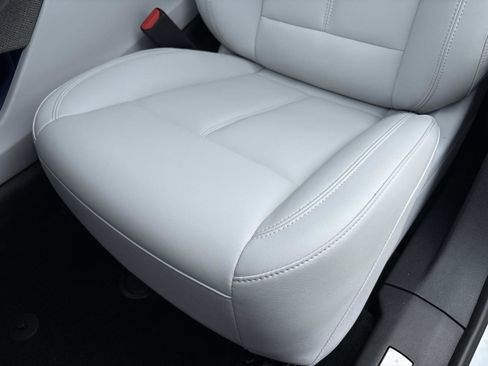 New 2025 Cadillac Optiq Luxury 1 image 16