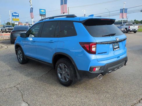 Used 2025 Honda Passport TrailSport image 6