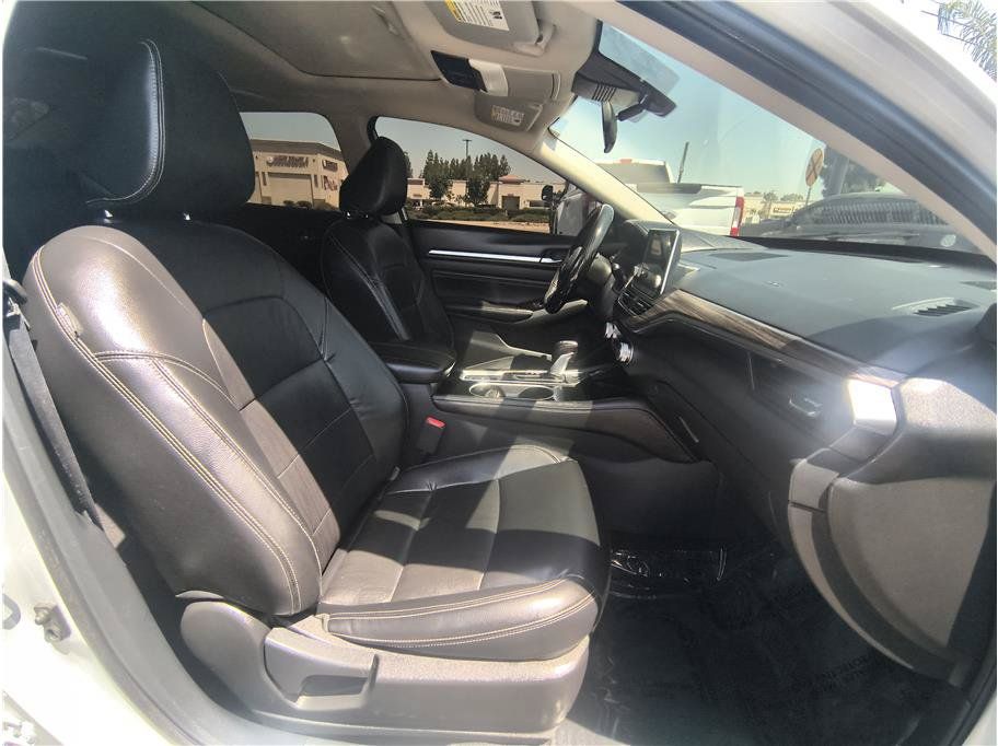 Used 2022 Nissan Altima 2.5 SL FWD image 13