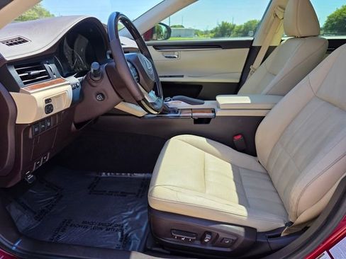 Used 2016 Lexus ES 350 w/ Luxury Package w/Wood Trim image 22