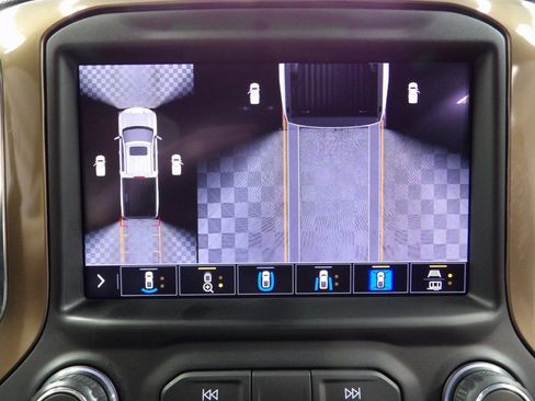 Used 2021 Chevrolet Silverado 1500 High Country w/ Technology Package image 28