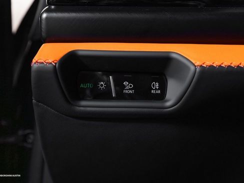 Used 2025 Lamborghini Urus SE image 26
