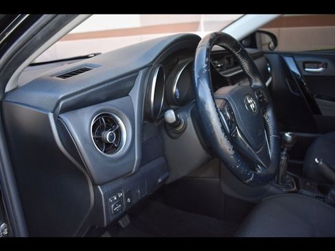 Used 2017 Toyota Corolla iM image 12