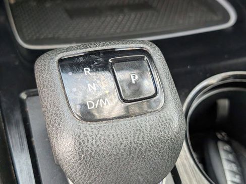 Used 2021 Nissan Rogue Platinum image 24