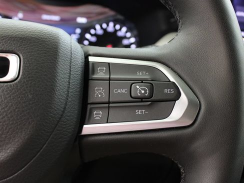 Used 2025 Jeep Compass Limited AWD/4WD image 26