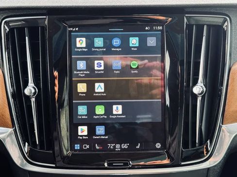 Used 2022 Volvo S90 B6 Momentum image 14