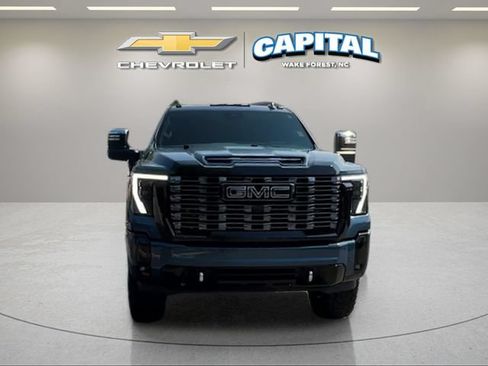 Used 2025 GMC Sierra 2500 Denali Ultimate AWD/4WD image 9