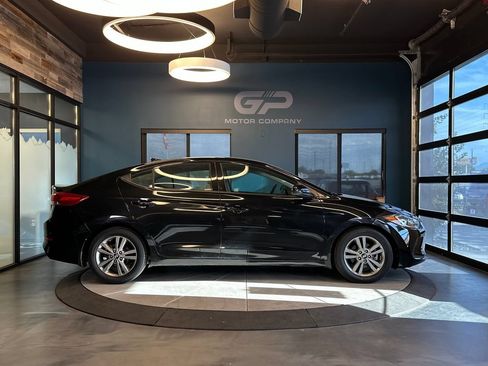 Used 2018 Hyundai Elantra SEL w/ Cargo Package FWD image 2